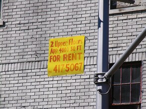 150 Meserole St in Brooklyn, NY - Building Photo - Building Photo