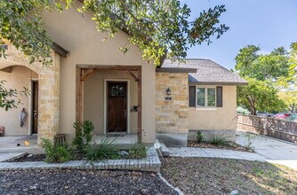 128 Elizabeth Rd in San Antonio, TX - Building Photo - Building Photo