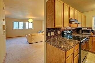 14344 Stone Ave N-Unit -25 in Seattle, WA - Building Photo - Building Photo