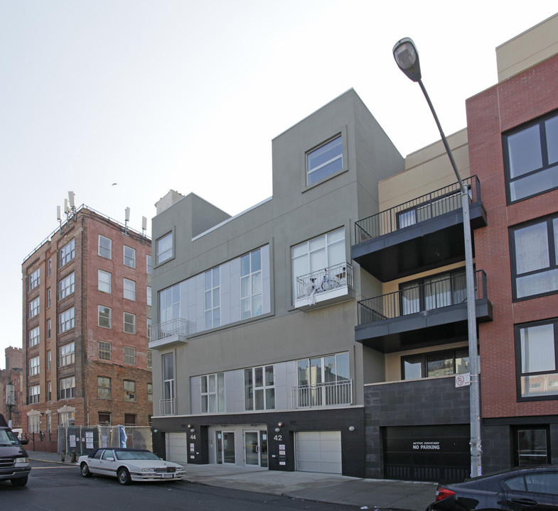 42-44 Meserole St in Brooklyn, NY - Building Photo