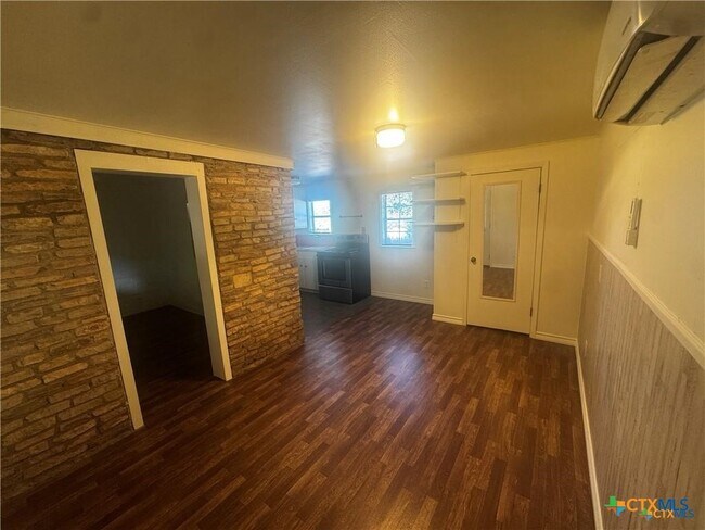 1511 Old Ranch Rd 12 in San Marcos, TX - Building Photo - Building Photo