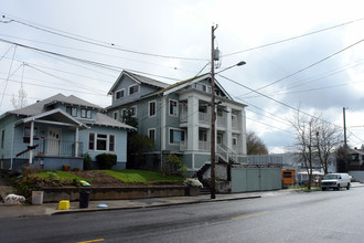 4804 N Albina Ave in Portland, OR - Building Photo - Building Photo