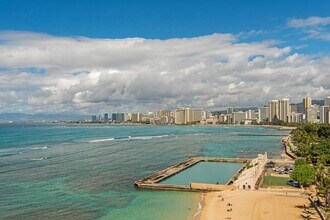 2877 Kalakaua Ave in Honolulu, HI - Building Photo - Building Photo