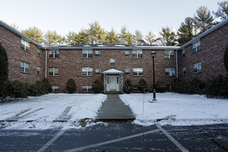 Milwood Apartments in Rowley, MA - Foto de edificio - Building Photo