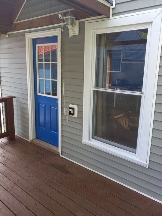 77 Fox St, Unit #2 Upstairs Unit 77 Fox in Owego, NY - Foto de edificio