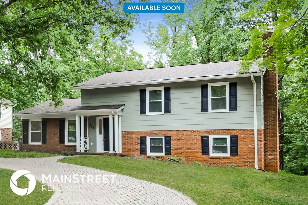 307 Pendleton Dr in Greensboro, NC - Building Photo