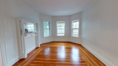 70 Hudson St, Unit 2 in Somerville, MA - Foto de edificio - Building Photo