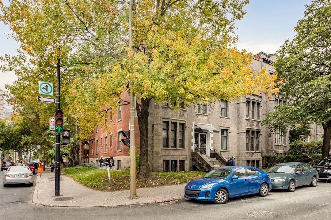 2010 du Fort in Montréal, QC - Building Photo