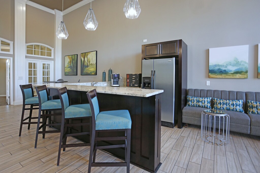 The Retreat at Seven Bridges Apartments in Woodridge, IL