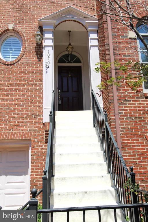 property at 10502 James Wren Way