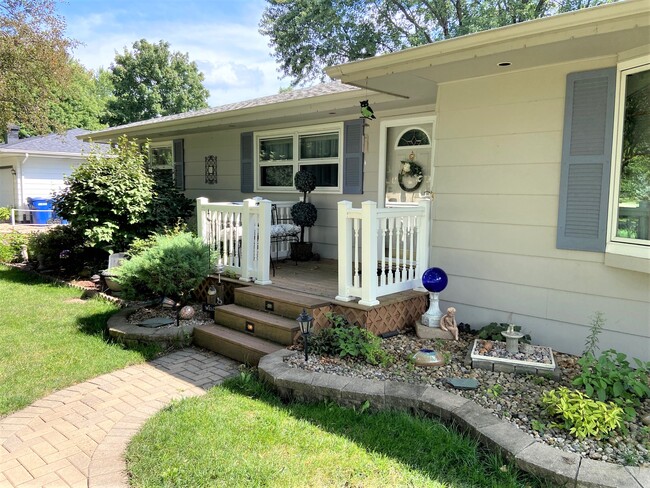 218 Alfred Dr in Sycamore, IL - Foto de edificio - Building Photo