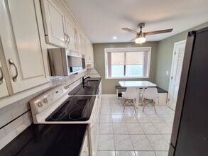 238 Skyview Dr in Cromwell, CT - Building Photo - Building Photo