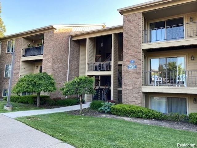 property at 2605 Greenstone Blvd
