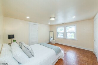 165 Hillside Ave in Glen Ridge, NJ - Building Photo - Building Photo