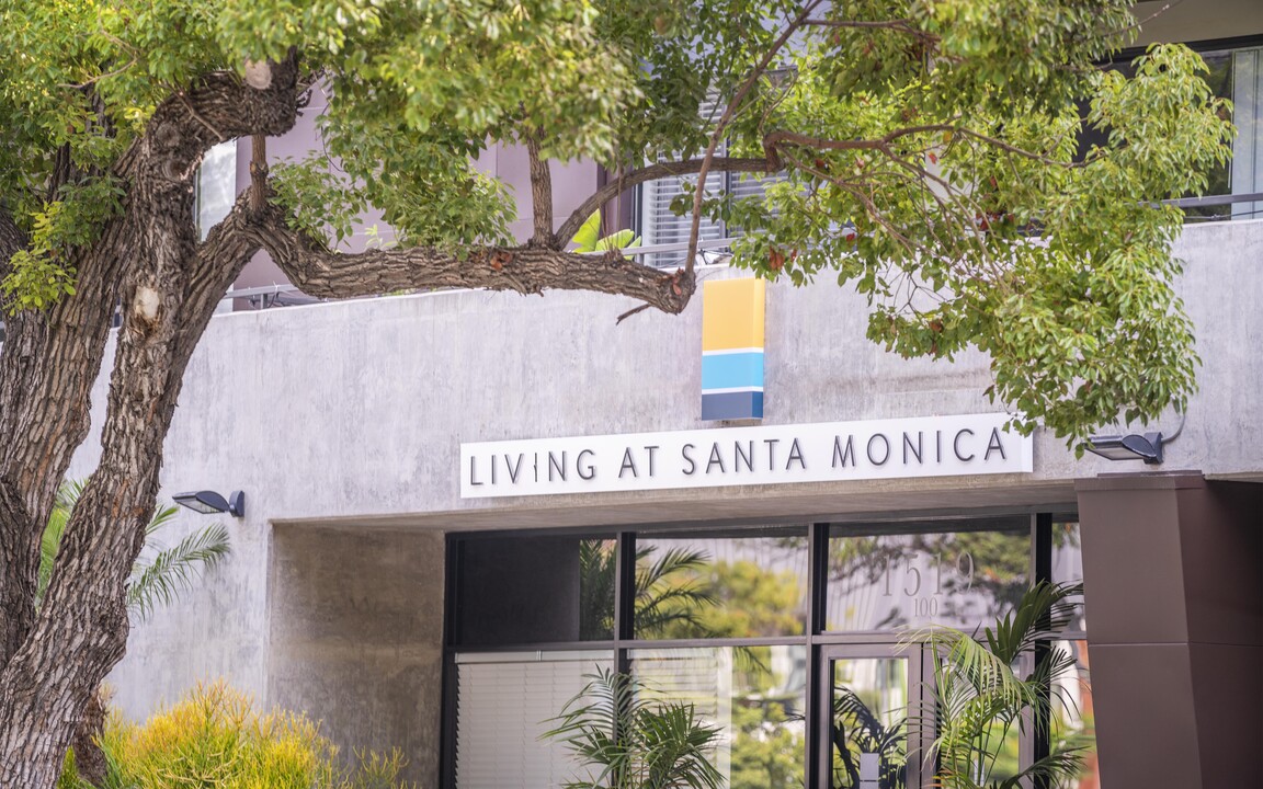 Living at Santa Monica in Santa Monica, CA - Building Photo