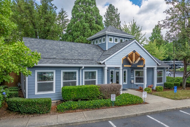 Hampton Park Apartments in Tigard, OR - Foto de edificio - Building Photo