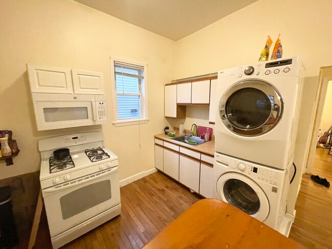 30 Spring Garden St, Unit 1 in Boston, MA - Building Photo - Building Photo