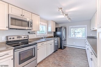 110 Hillcrest Dr in Denville, NJ - Building Photo - Building Photo