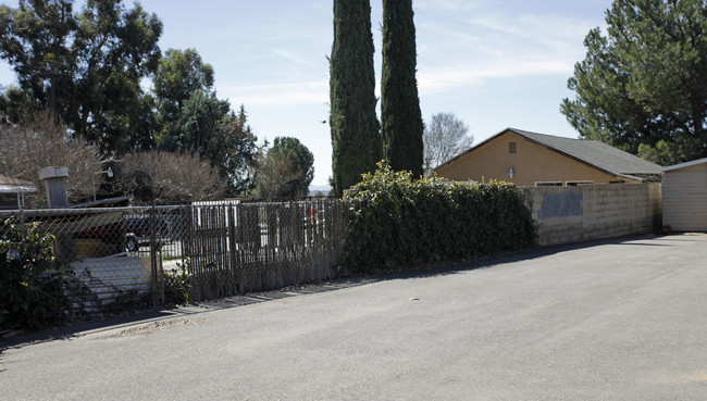 Mt View & Melody Ln in Yucaipa, CA - Foto de edificio - Building Photo