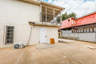 1402 Corpus Christi St in Laredo, TX - Building Photo - Building Photo
