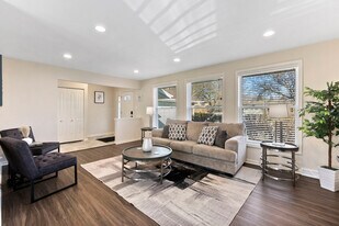 6213 Beaver Dam Rd in Matteson, IL - Building Photo