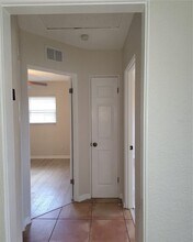 5721 10th Ave N in St. Petersburg, FL - Building Photo - Building Photo