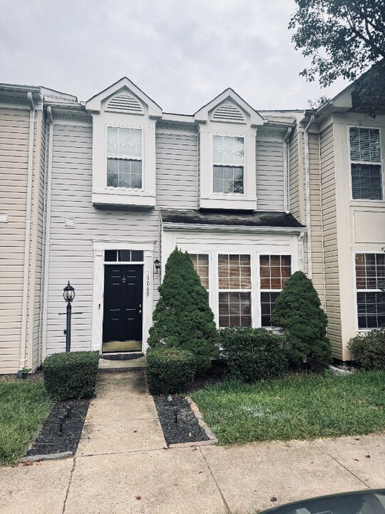 15069 Galapagos Pl in Woodbridge, VA - Building Photo