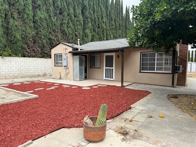 property at 1912-1912 S Baldwin Ave