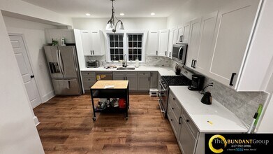 16 Gould Ave, Unit 1 in Malden, MA - Building Photo - Building Photo