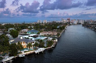 2307 N Riverside Dr in Pompano Beach, FL - Building Photo - Building Photo