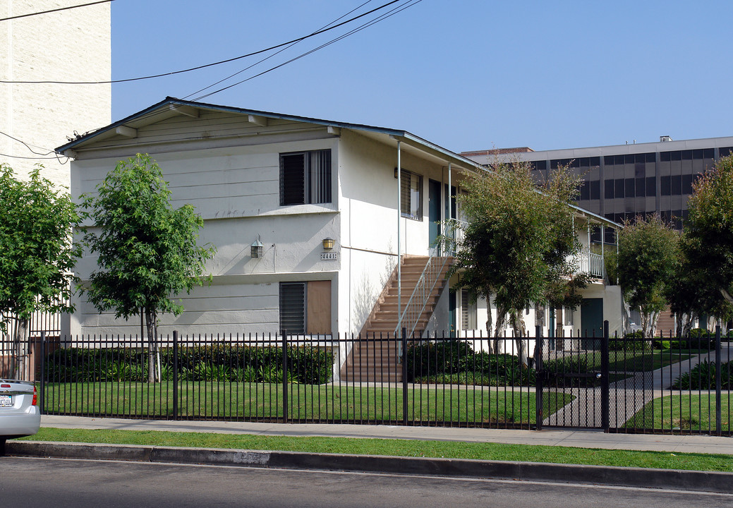 The Oasis Apartments in Hawthorne, CA - Foto de edificio