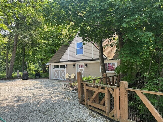 25 Carters Beach Rd in Erie, PA - Building Photo - Building Photo