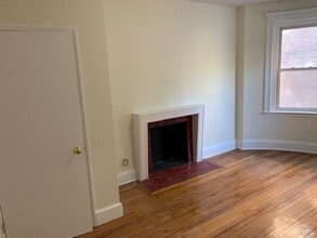 1736 Beacon St, Unit 2A in Brookline, MA - Foto de edificio - Building Photo
