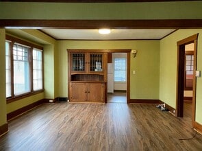 119 W 11th St in The Dalles, OR - Building Photo - Building Photo