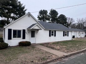 109 22nd Ave E in Menomonie, WI - Building Photo