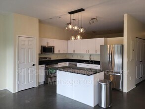 560 Dutch Valley Rd NE in Atlanta, GA - Building Photo - Building Photo