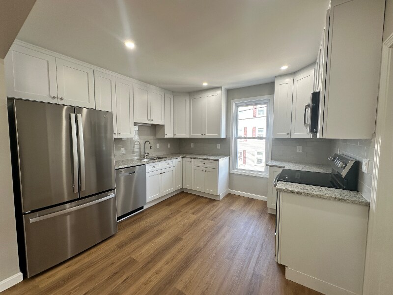221 Wilson St in Manchester, NH - Building Photo