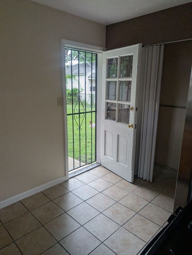 26931 Shirley Ave in Euclid, OH - Building Photo - Building Photo