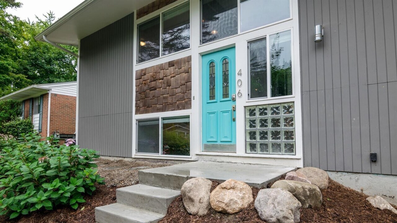 406 Manor Dr in Ann Arbor, MI - Building Photo