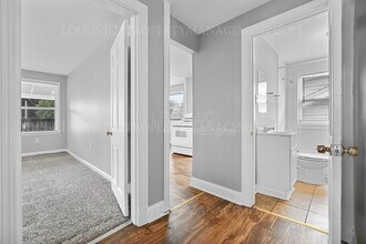 4143 W Market St in Louisville, KY - Building Photo - Building Photo