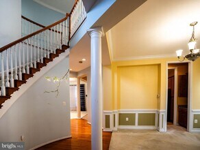 9571 Linnett Hill Dr in Lorton, VA - Building Photo - Building Photo
