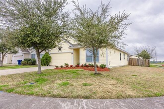 3416 Hollow Mist Dr in Texas City, TX - Building Photo - Building Photo