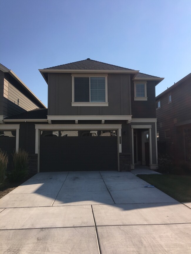20732 NE Sierra Dr