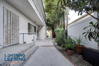 12809 Matteson Ave in Los Angeles, CA - Building Photo - Building Photo