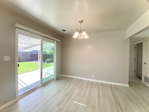 39025 Donner Wy in Fremont, CA - Building Photo - Building Photo