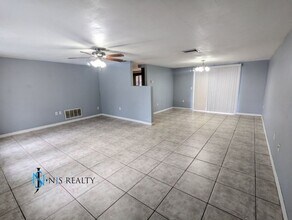 7741 Ironbark Dr in Port Richey, FL - Building Photo - Building Photo