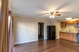 2241 W Pensacola St in Tallahassee, FL - Building Photo - Building Photo