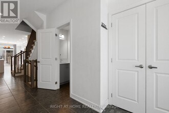 613 Rathburn Ln in Ottawa, ON - Building Photo - Building Photo