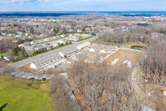 Brittany Woods Townhomes in Webster, NY - Foto de edificio - Building Photo