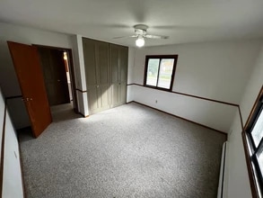 3826 Stinson Blvd NE in Columbia Heights, MN - Foto de edificio - Building Photo